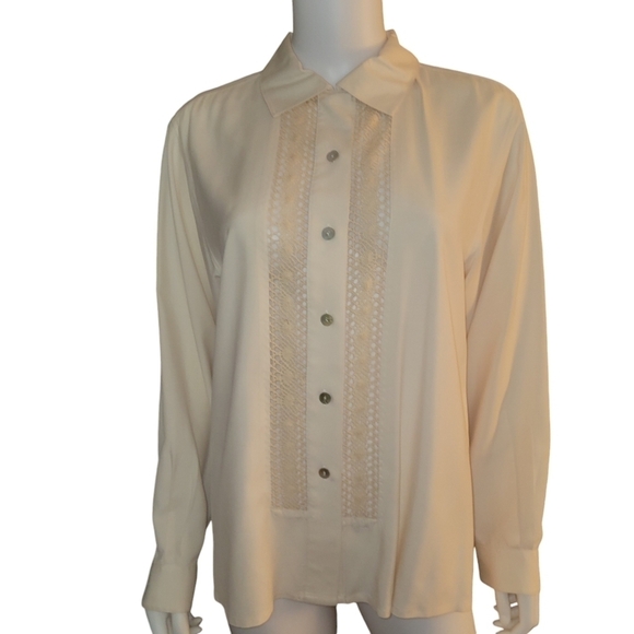Sutton Studio Silk and Crochet Blouse Mother Pearl Buttons Silk Cream 10 - Picture 1 of 3